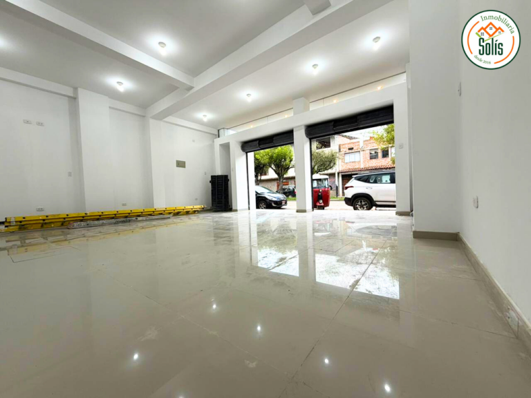 SE ALQUILA LOCAL COMERCIAL LUMINOSO EN MARIO URTEAGA